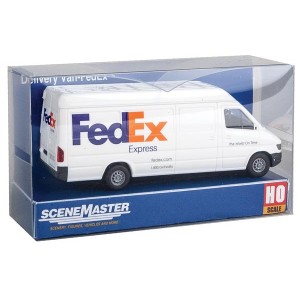 Walthers SceneMaster Delivery Van FedEx Express